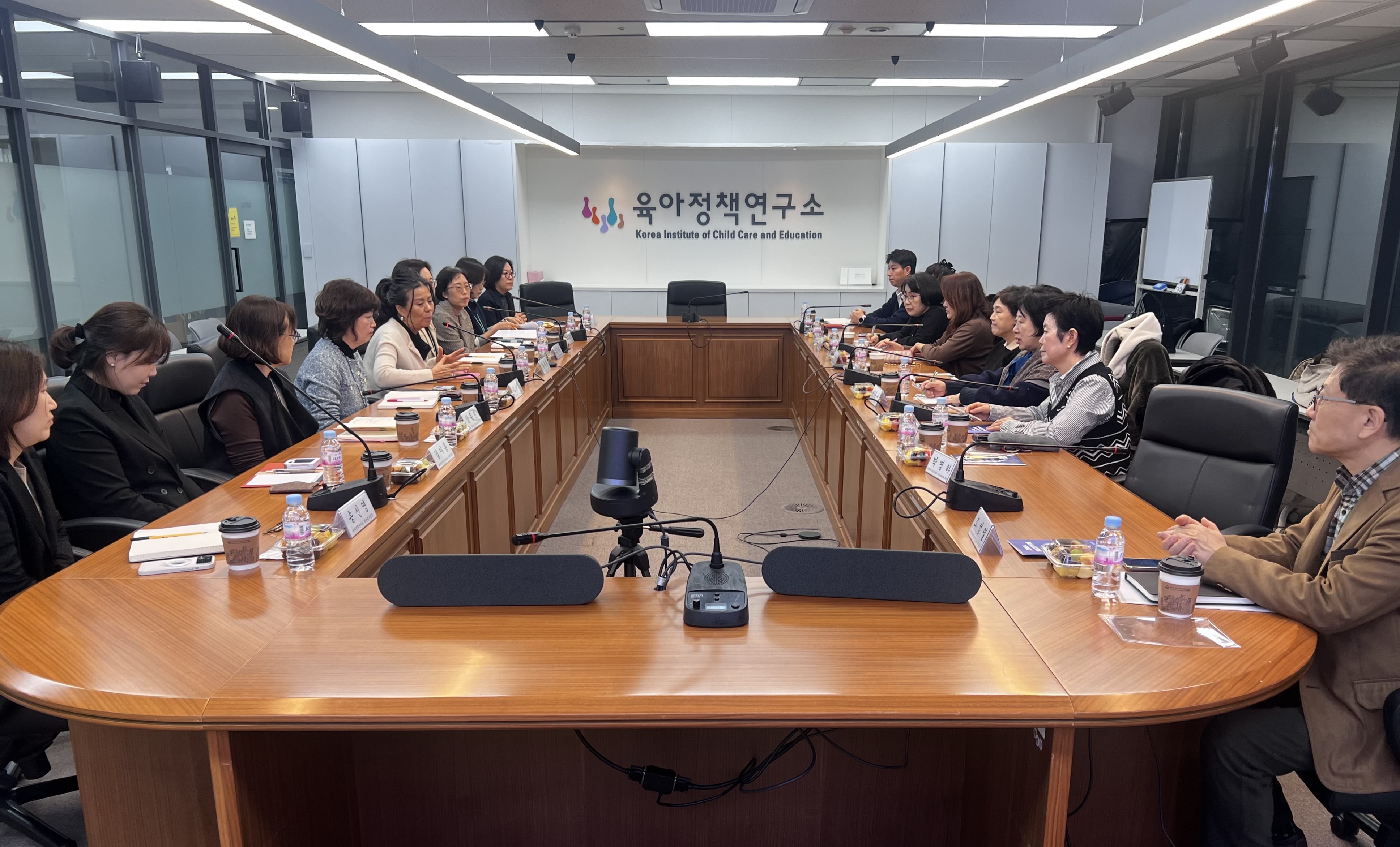 육아정책연구소-한국어린이집총연합회 간담회 개최 관련 이미지
